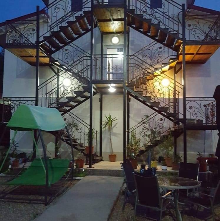 ホテル Vila Robert Schitu エクステリア 写真